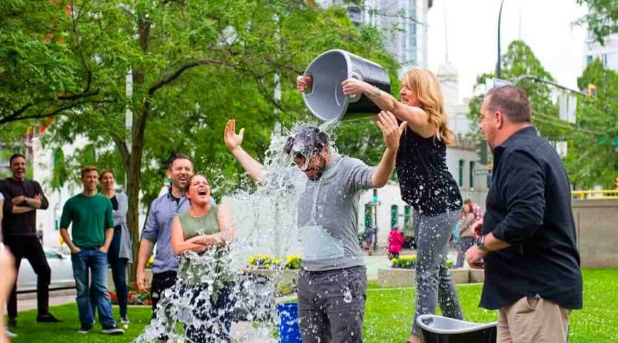 Indoor team building activities and workshops